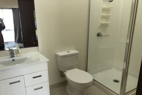 Photo of property in 2/111 Cook Street, Cockle Bay, Auckland, 2014