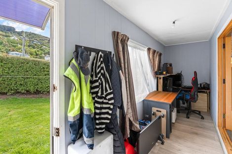 Photo of property in 7 Athol Place, Ravensbourne, Dunedin, 9022