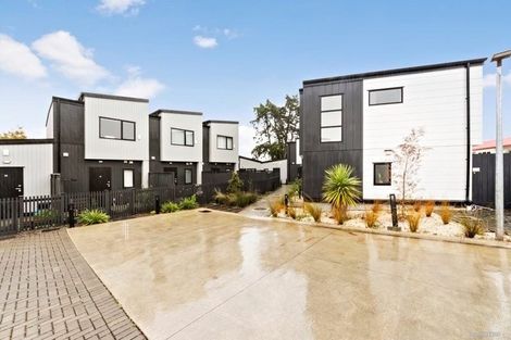 Photo of property in 8/26 Toru Street, Te Atatu Peninsula, Auckland, 0610