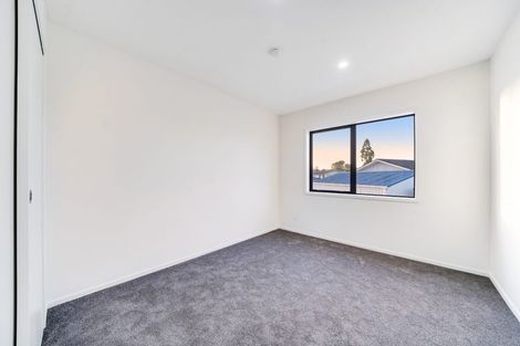 Photo of property in 2/7 Gambare Place, Wattle Downs, Auckland, 2103