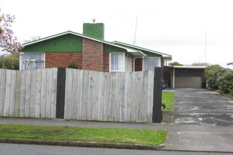 Photo of property in 18 Manu Crescent, Upper Vogeltown, New Plymouth, 4310