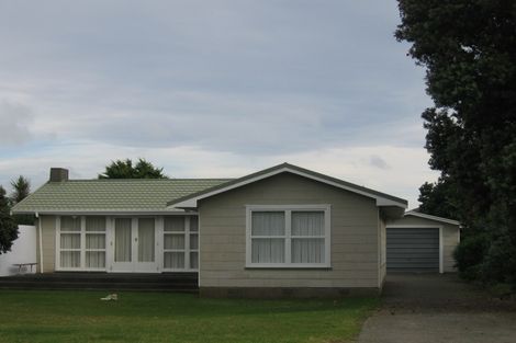 Photo of property in 11 Watson Drive, Paraparaumu Beach, Paraparaumu, 5032