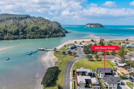 Photo of property in 204 Bond Street, Whangamata, 3620