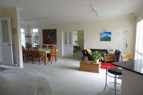 Photo of property in 12b Karetu Road, Greenlane, Auckland, 1051