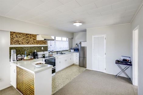 Photo of property in 24 Kent Terrace, Taradale, Napier, 4112