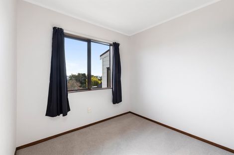 Photo of property in 2/4 Danbury Drive, Torbay, Auckland, 0630