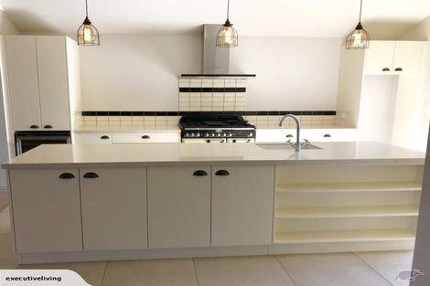 Photo of property in 18 Record Street, Fitzroy, New Plymouth, 4312