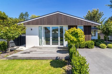 Photo of property in 43 Waiwetu Street, Fendalton, Christchurch, 8052