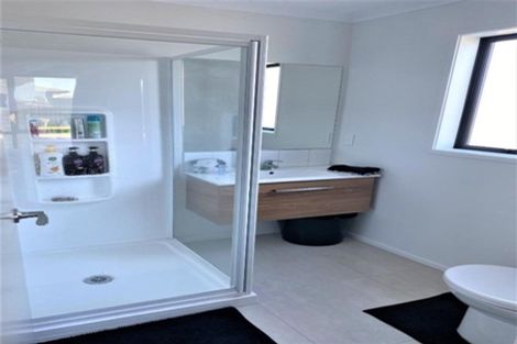 Photo of property in 18 Te Ranga Memorial Drive, Pyes Pa, Tauranga, 3112