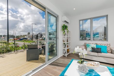 Photo of property in 42 Schoolside Road, Kumeu, 0810