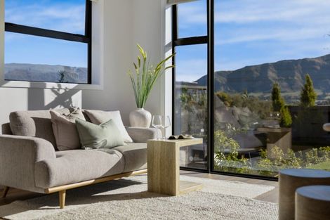 Photo of property in 34 Kirimoko Crescent, Wanaka, 9305