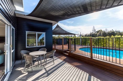 Photo of property in 6 Hewson Lane, Greytown, 5712