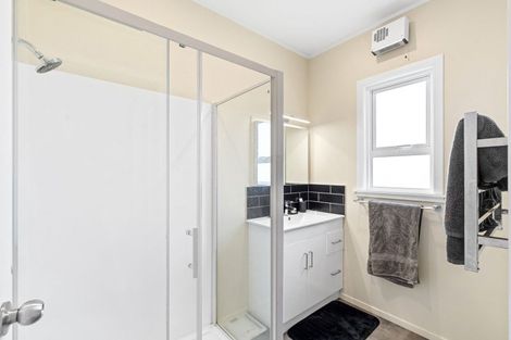 Photo of property in 75 Queen Street West, Levin, 5510