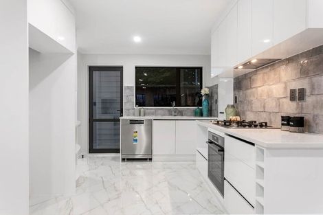 Photo of property in 664d Pakuranga Road, Howick, Auckland, 2010