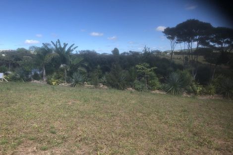 Photo of property in 14 Waterview Place, Haruru, 0204