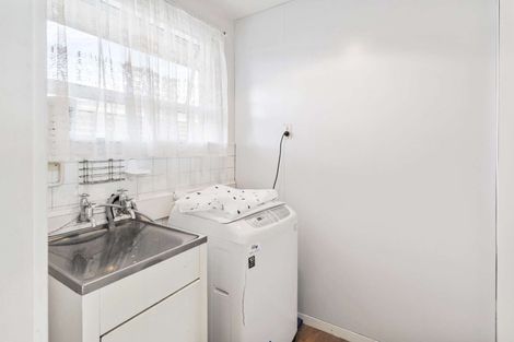 Photo of property in 25 Camelia Place, Islington, Christchurch, 8042