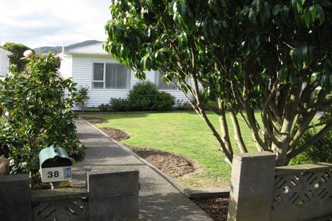 Photo of property in 38 Fraser Street, Wainuiomata, Lower Hutt, 5014