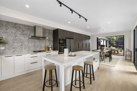 Photo of property in 102 Moffat Road, Bethlehem, Tauranga, 3110