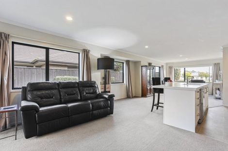Photo of property in 66 Shillingford Boulevard, Rolleston, 7615