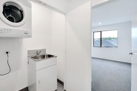Photo of property in 9/27 Dida Park Drive, Kumeu, 0810