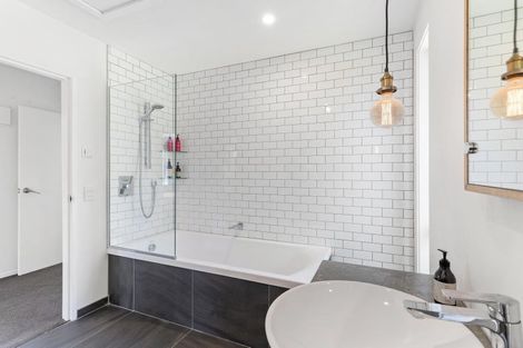 Photo of property in 24 Norfolk Street, Arrowtown, 9302