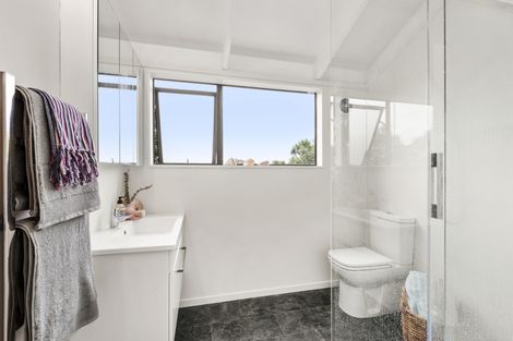 Photo of property in 8 Wallis Street, Raglan, 3225