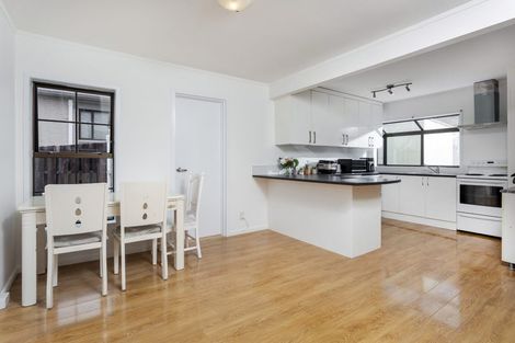 Photo of property in 2/189 Onewa Road, Birkenhead, Auckland, 0626