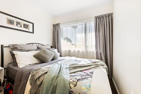 Photo of property in 5 Kemp Road, Massey, Auckland, 0614