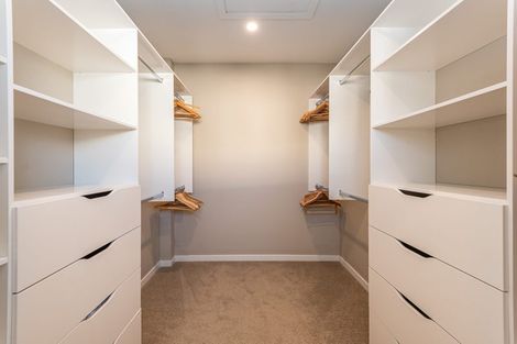 Photo of property in 2 Inverness Lane, Redcliffs, Christchurch, 8081