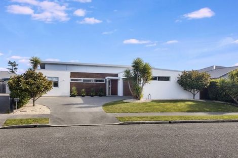 Photo of property in 67 Eastwood Rise, Waimairi Beach, Christchurch, 8083