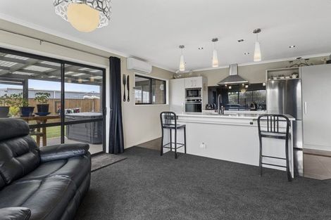 Photo of property in 12 Nikau Place, Hawera, 4610