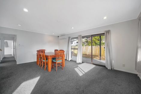 Photo of property in 2/19 Tane Street, New Lynn, Auckland, 0600