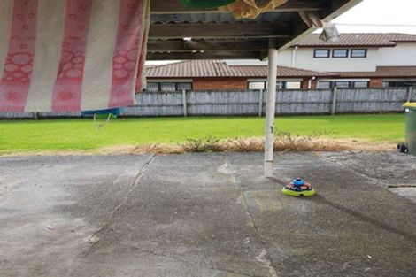 Photo of property in 51 Sturges Road, Henderson, Auckland, 0612