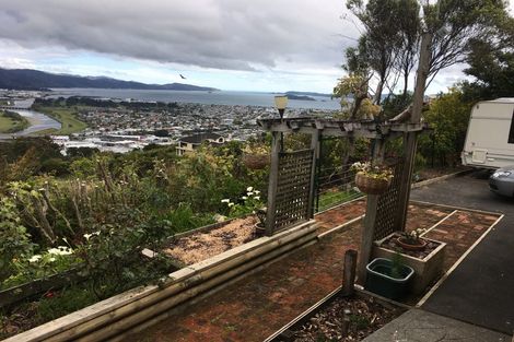 Photo of property in 90 Normandale Road, Normandale, Lower Hutt, 5010