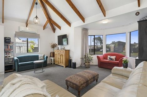 Photo of property in 6 Dillon Drive, Bell Block, New Plymouth, 4312