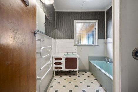 Photo of property in 7 Cremorne Avenue, Hokowhitu, Palmerston North, 4410