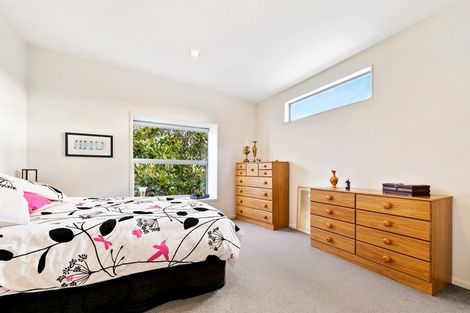 Photo of property in 76h Edmonton Road, Henderson, Auckland, 0612