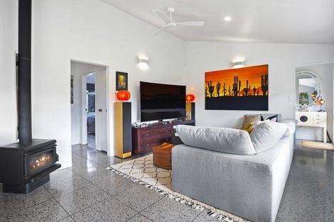 Photo of property in 11 Herbert Drive, Whangamata, 3620