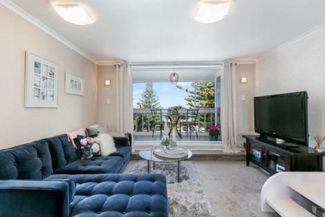 Photo of property in 247 Marine Parade, Napier South, Napier, 4110