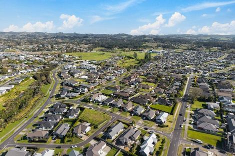 Photo of property in 5 Aro Mato Place, Huapai, Kumeu, 0810