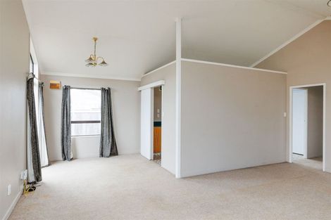 Photo of property in 8 Coromandel Court, Roslyn, Palmerston North, 4414