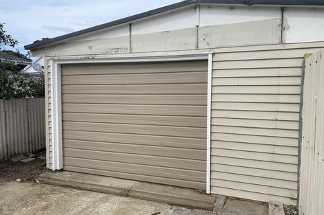 Photo of property in 235 Edmonton Road, Te Atatu South, Auckland, 0610