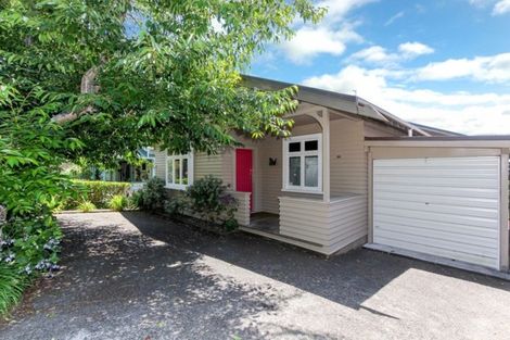 Photo of property in 35 Lemon Street, New Plymouth, 4310