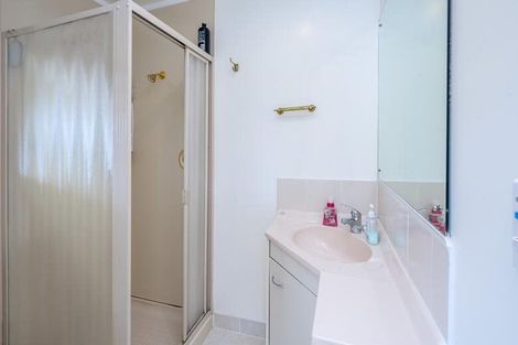 Photo of property in 8 Runanga Grove, Waikanae, 5036