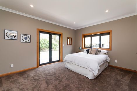 Photo of property in 649 Aokautere Drive, Aokautere, Palmerston North, 4471