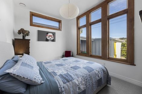 Photo of property in 127 Hargest Crescent, Saint Clair, Dunedin, 9012
