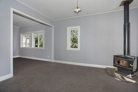 Photo of property in 38 Ongo Road, Hunterville, 4730