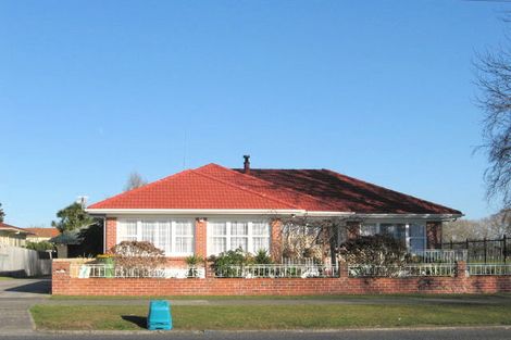 Photo of property in 37 Willis Road, Papakura, 2110