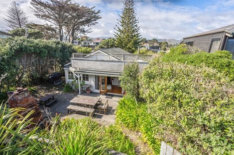 Photo of property in 59 Tutere Street, Waikanae Beach, Waikanae, 5036