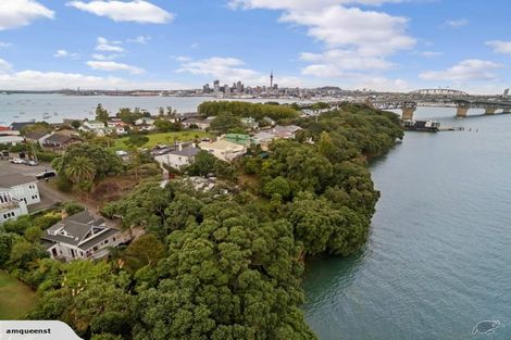 Photo of property in 36 Queen Street, Northcote Point, Auckland, 0627